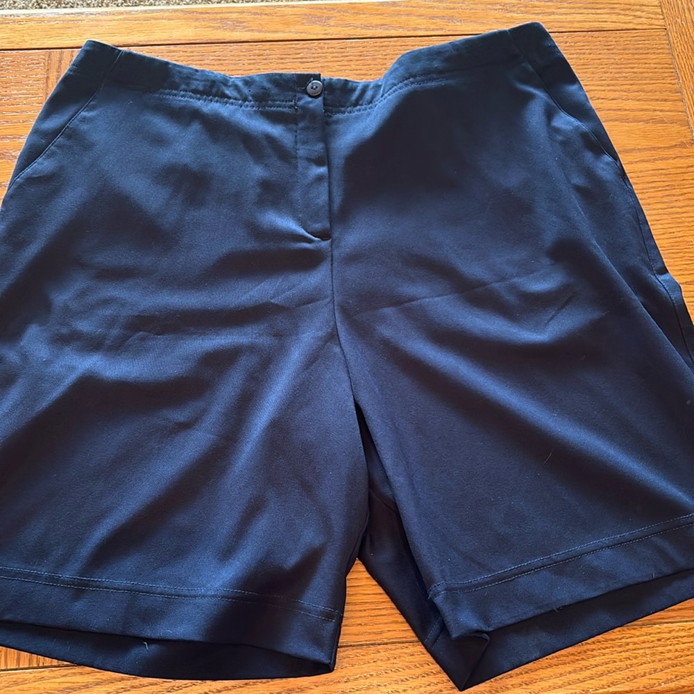 Tail  golf shorts